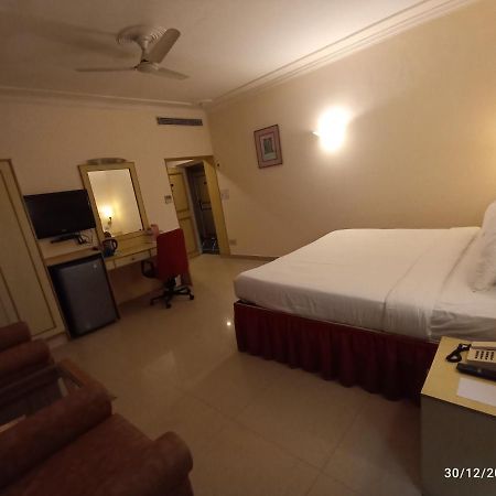 Grand Continental Hotel Аллахабад Екстер'єр фото