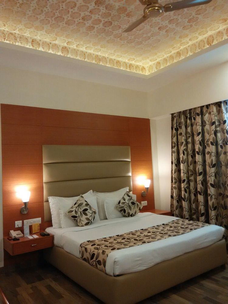 Grand Continental Hotel Аллахабад Екстер'єр фото